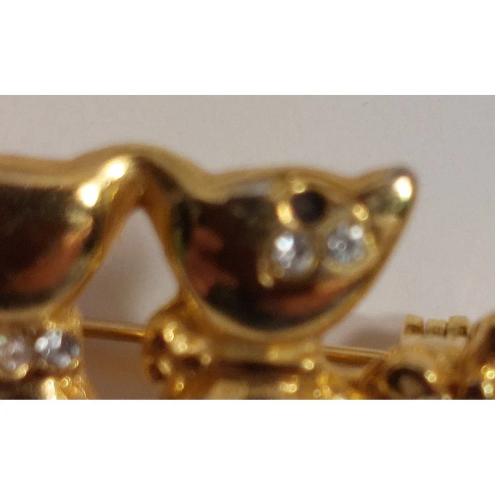 Two Cats Feline & Flowers Gold Tone Enamel & Austrian Crystal Jeweled Pin Brooch